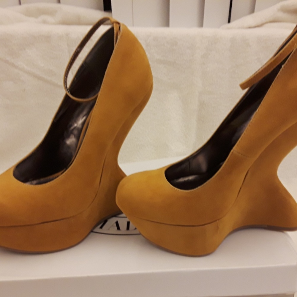 Stylish Fall Platform Heels